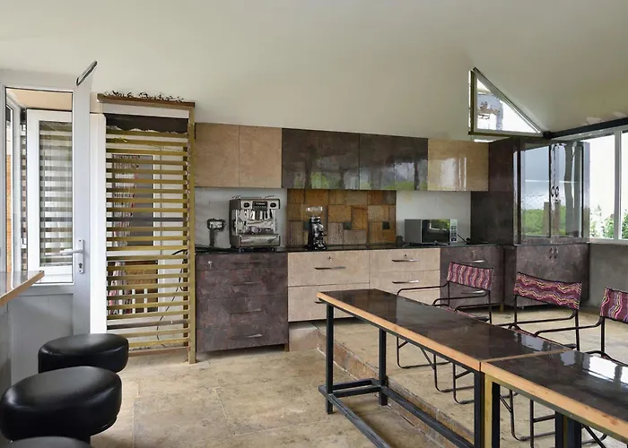 Villa Sullivan By Veo - Part Of Stayvista Ooty